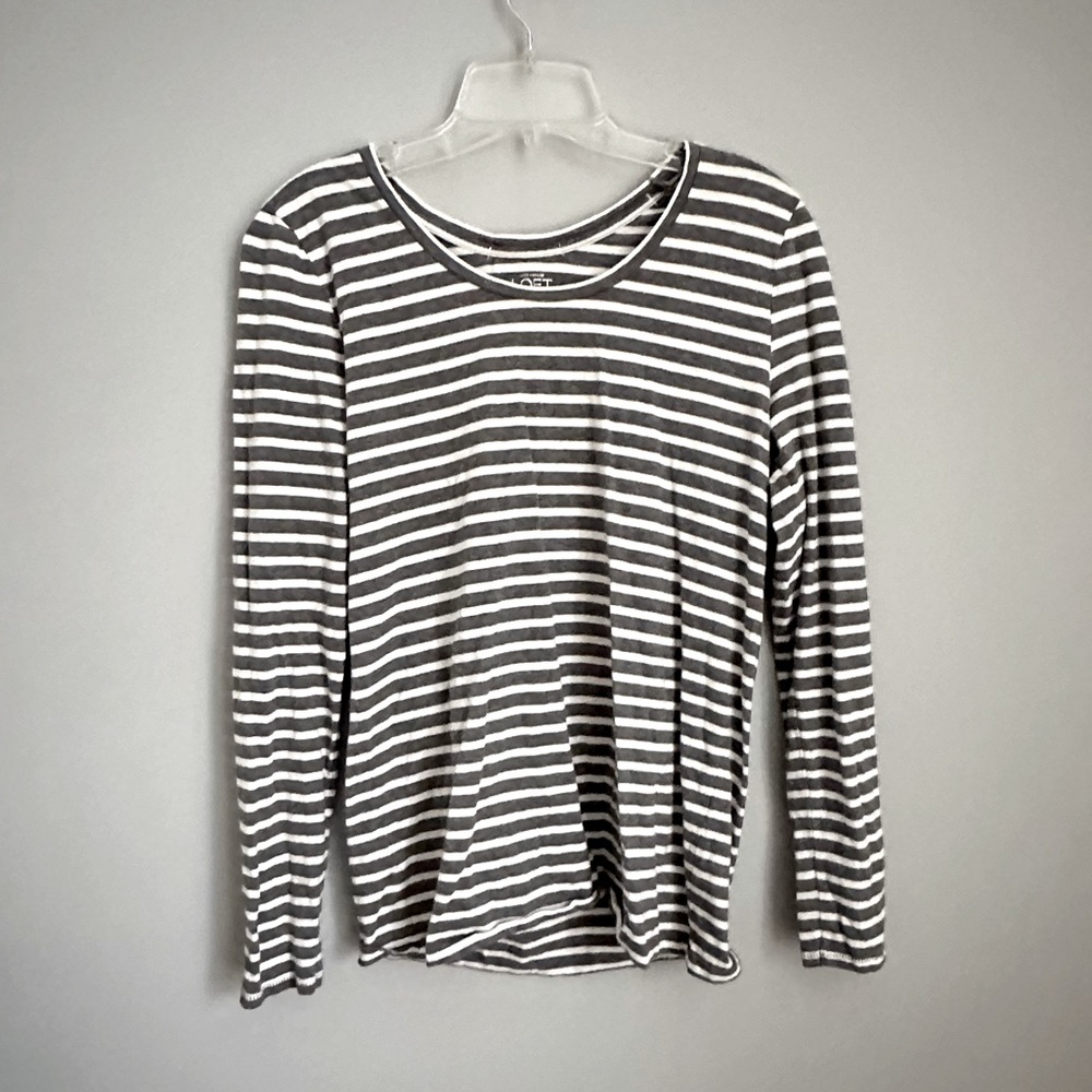 Ann Taylor LOFT top size medium